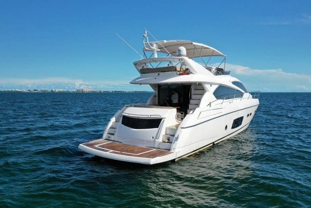 70ft Sunseeker Playhouse swim platform with easy access to the water
