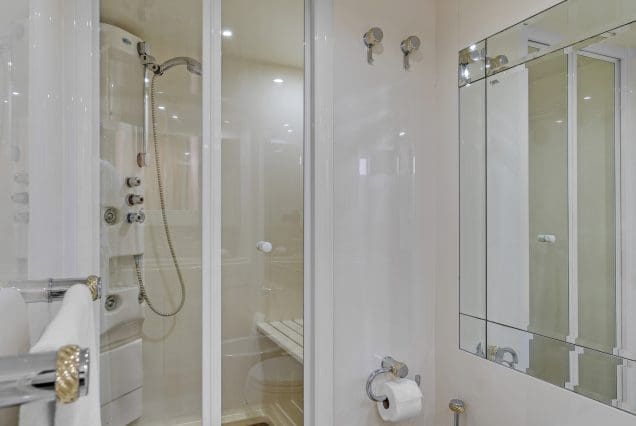 90ft Azimut Dream With Jacuzzi washroom Miami Marina