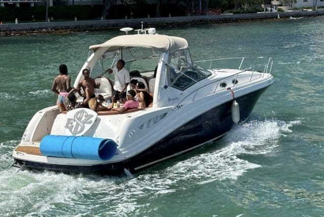37ft Sea Ray E$Z Miami swim platform with easy access to the water