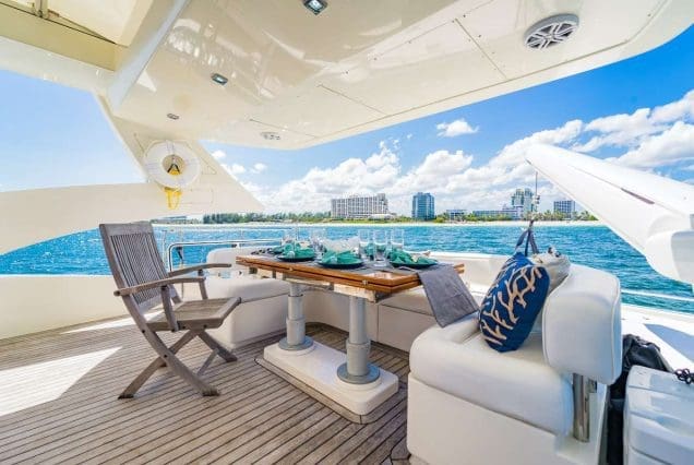 80FT Aicon THERAPY Miami expansive flybridge lounge perfect for entertaining and social cruising