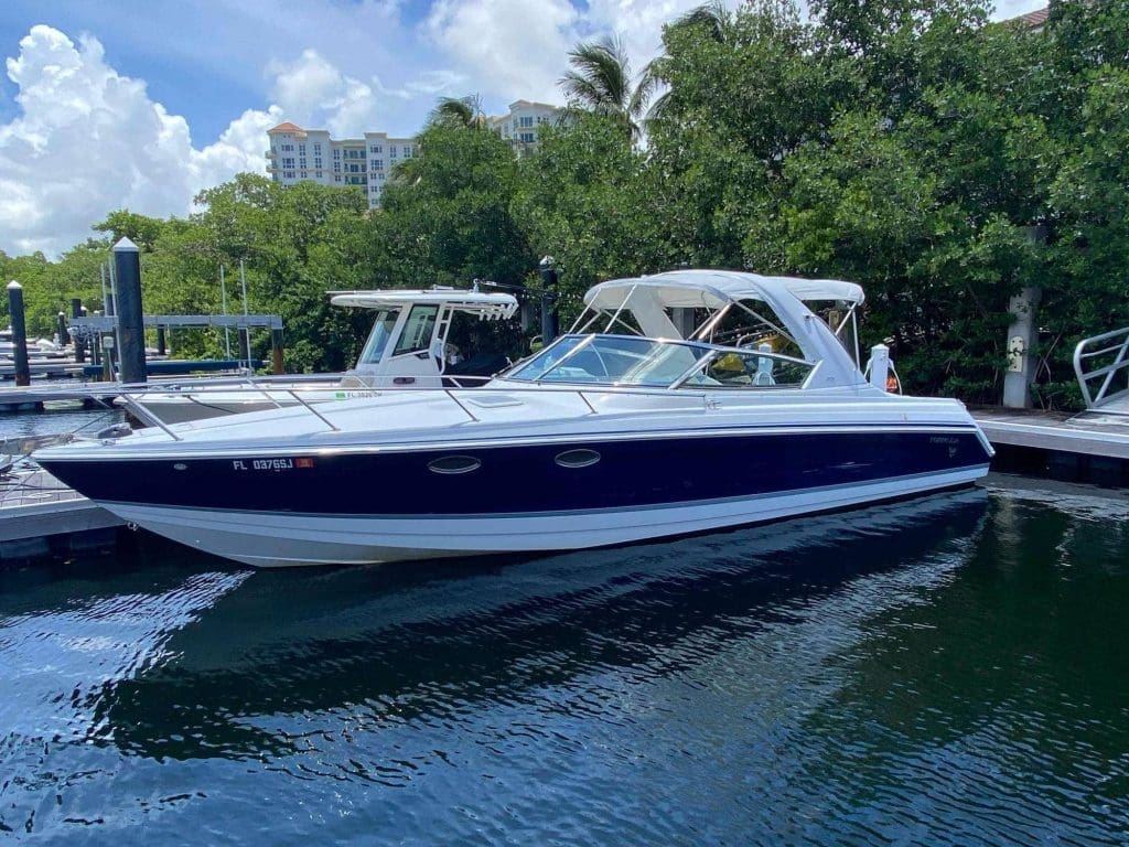 37ft Formula Miami stylish sport cruiser available for charter in Miami