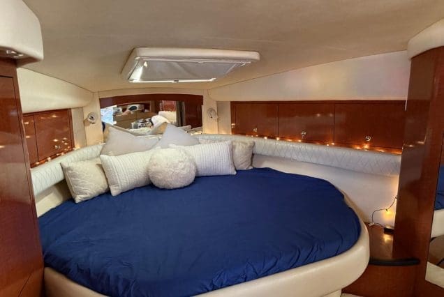 37ft Sea Ray E$Z Miami guest cabin with comfortable interiors and cozy sleeping accommodations