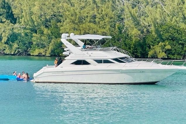 Star 50ft Sea Ray Yacht Miami luxury yacht available for unforgettable charter experiences
