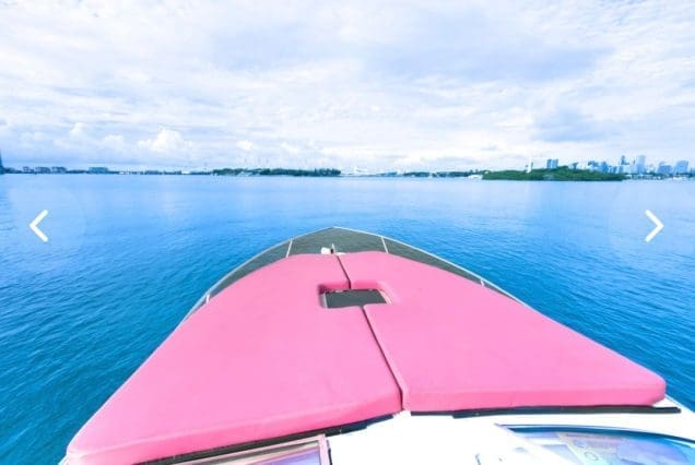 28FT PINK RINKER Miami cushioned sunpad perfect for relaxing and enjoying the Miami sunshine
