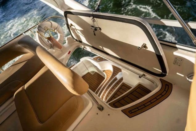 45ft Sea Ray SEA SEÑORA Miami stylish social area ideal for family outings and celebrations