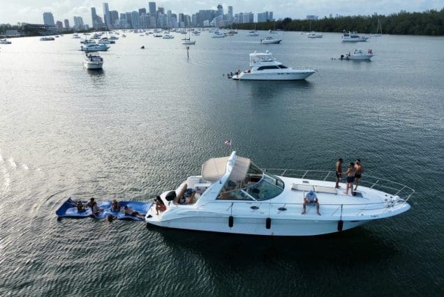 45ft Sea Ray Lux Miami luxury yacht available for charter experiences in Miami